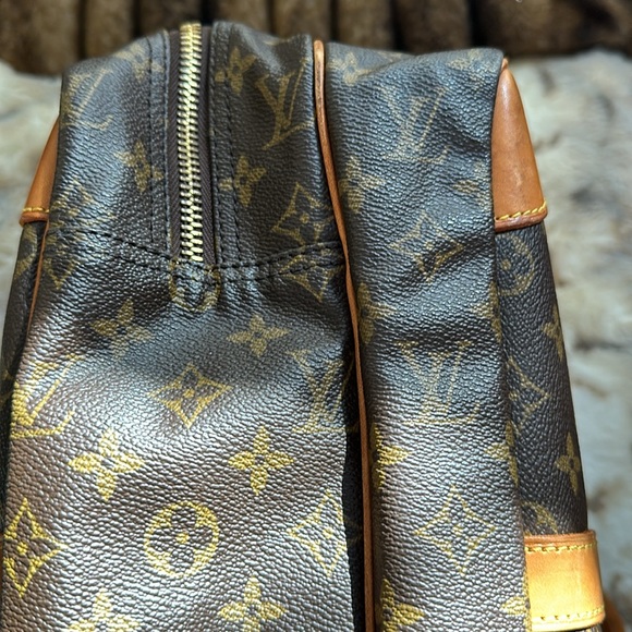 PrelovedLouis Vuitton Sac 24 Heures - Picture 10 of 13